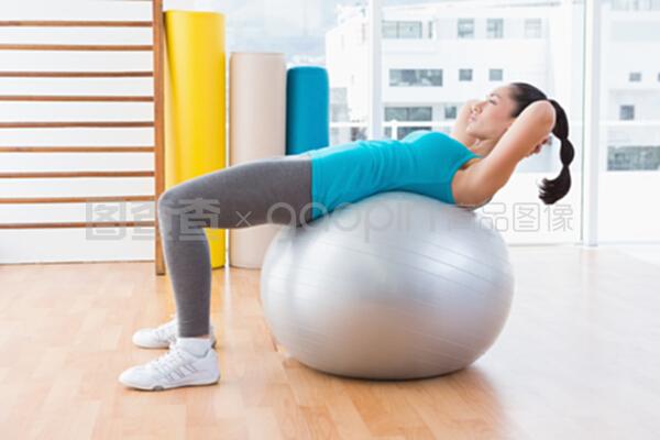 女子健身运动 休闲活动中的健康与美丽