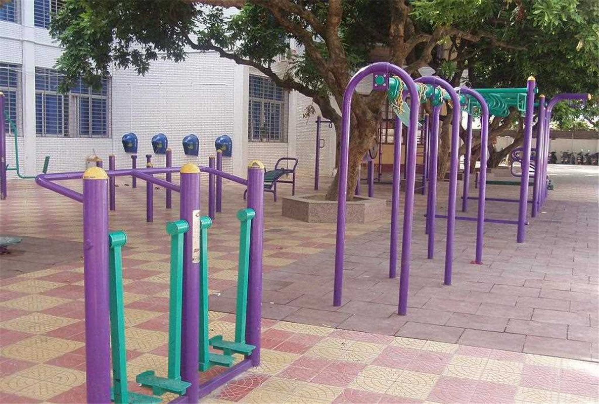 公园健身中心老年人运动新选择